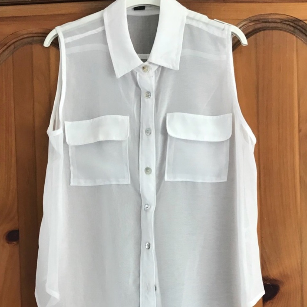 MaddyK   White, Sheer, Sleeveless Blouse/Front Pockets Provide Coverage   Size L